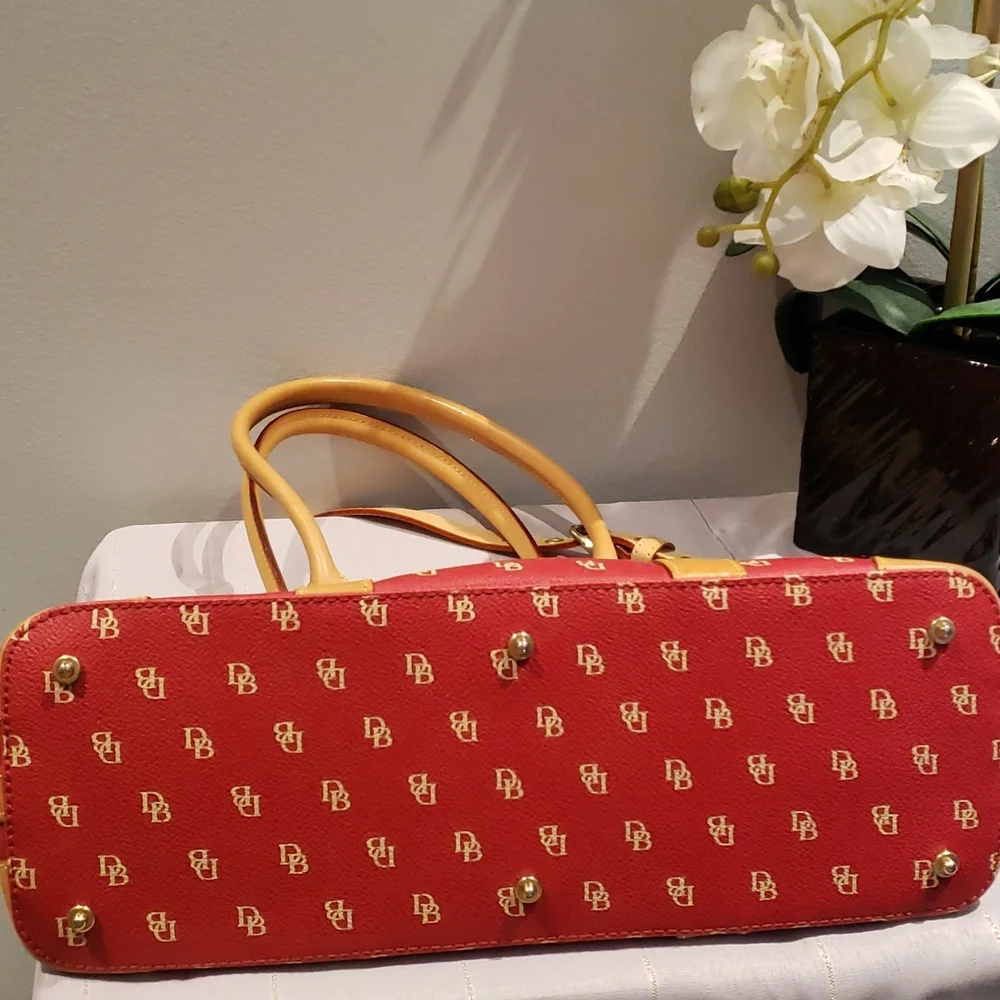 ❣️💫MARK DOWN💫❣️Dooney & Bourke Bag - Picture 7 of 11